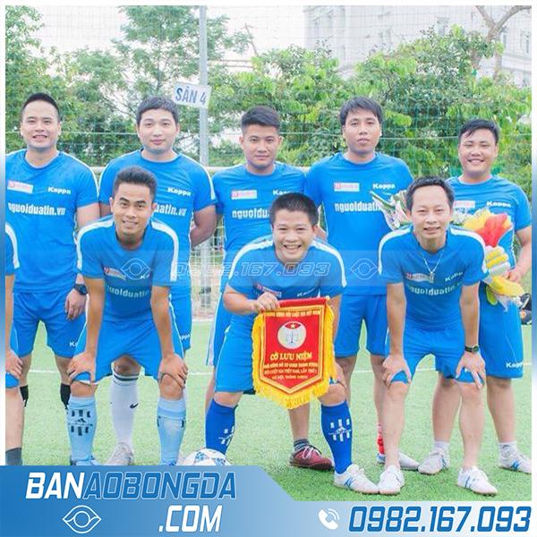 áo đấu bóng đá màu xanh da trời