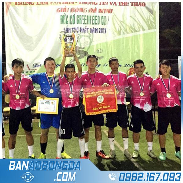 áo bóng đá phủi may theo yêu cầu