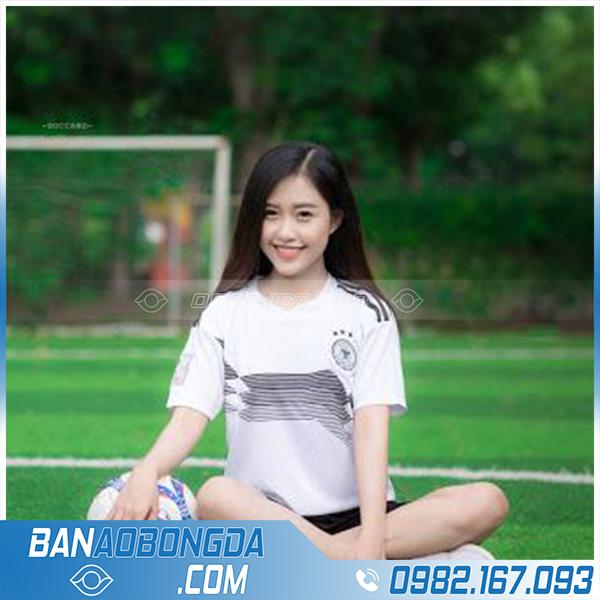 Áo đấu bóng đá cho đội bóng nữ