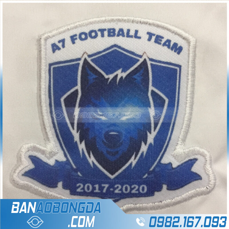 Thêu logo lên áo bóng đá đẹp
