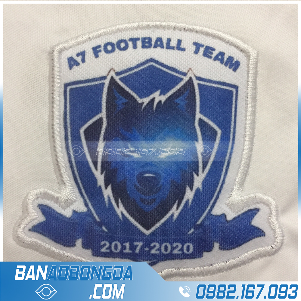 Thêu logo lên áo bóng đá đẹp