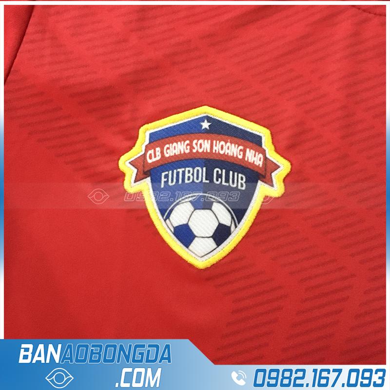 thêu logo lên áo bóng đá