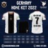 Mẫu Áo Đội Tuyển Đức Sân Nhà World Cup 2022 Đẹp được thiết kế được lấy màu trắng làm gam màu chủ đạo cùng với điểm nhấn bằng màu đen. Một chiếc cổ áo tròn ấn tượng cùng khối hình trụ giữa trung tâm và họa tiết các vệt màu nhỏ ẩn hiện mờ ảo phủ khắp bề mặt áo.