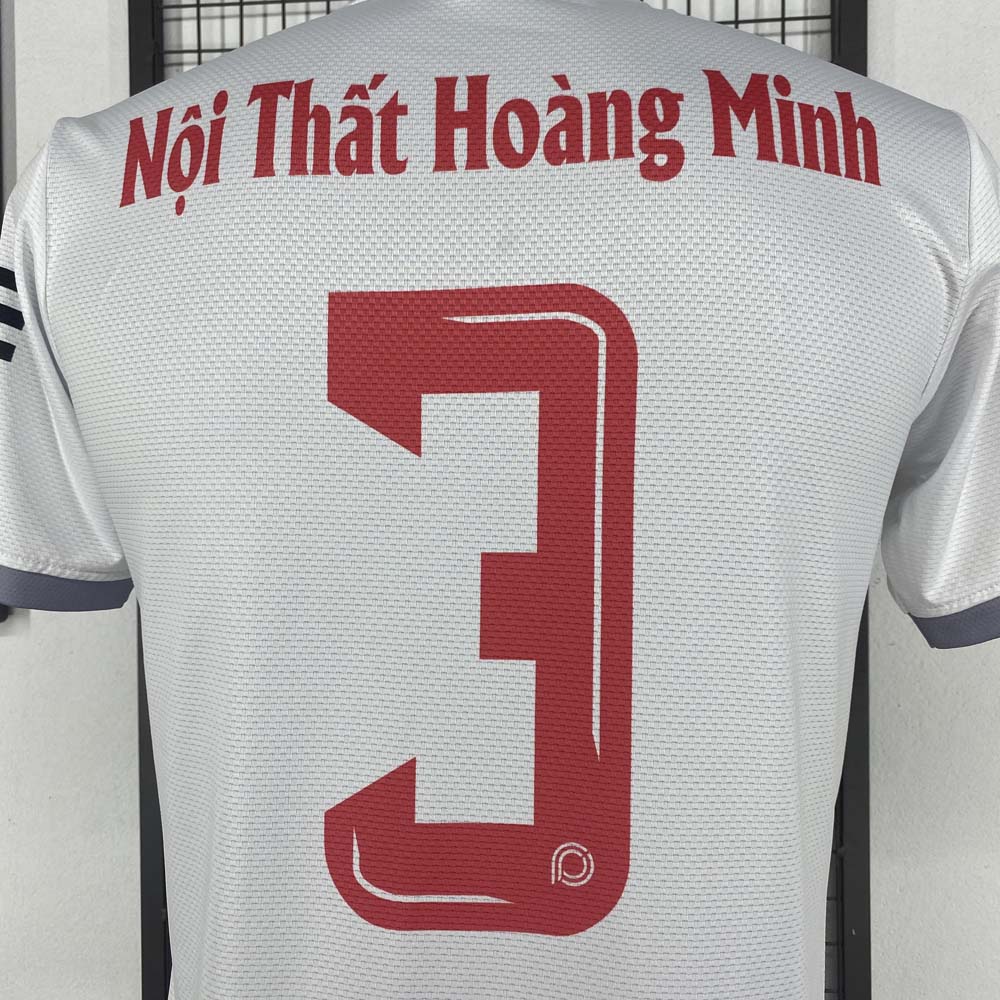 Thành phẩm áo bóng đá mới