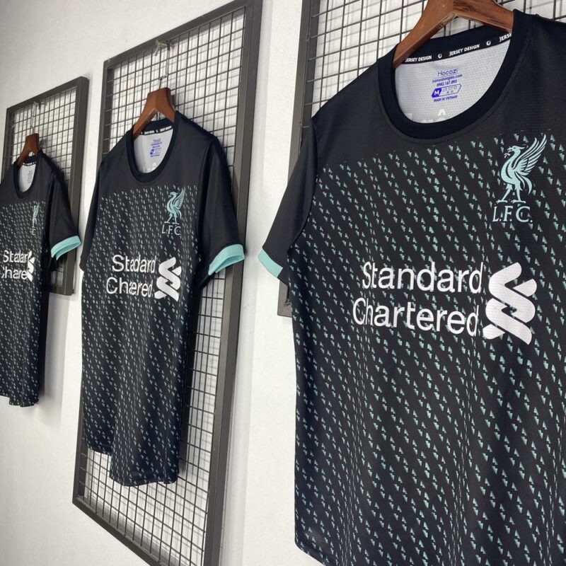 Áo bóng đá clb Liverpool thiết kế